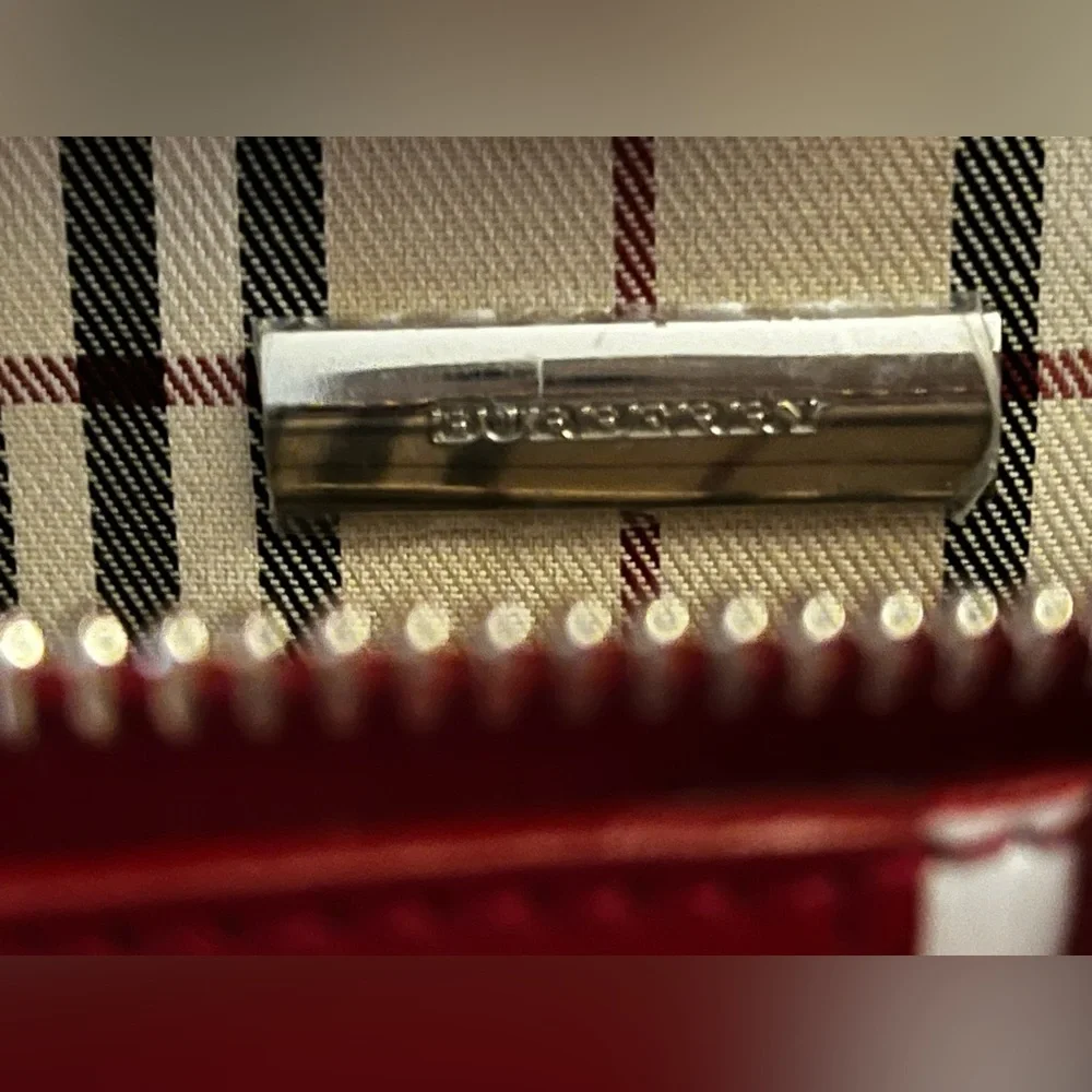 SOLD Authentic Burberry handbag in beautiful condition. - Picture 10 of 12